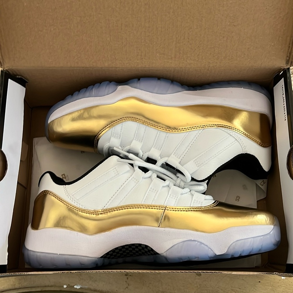 Air Jordan 11 Retro Closing Ceremony